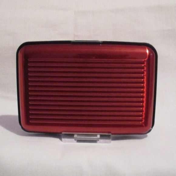 RFID Blocking Credit Card Protector - Picture 1 of 3